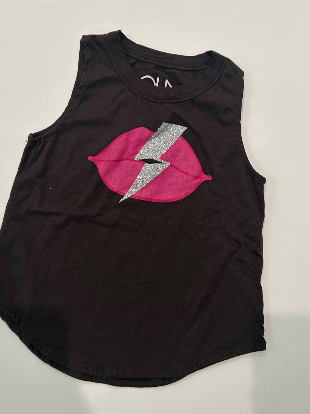 Chaser Tank Top with lips, vintage gray/black. Size 5